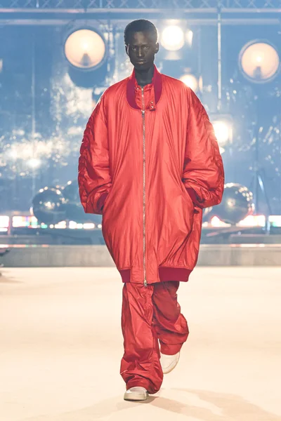 Look 5